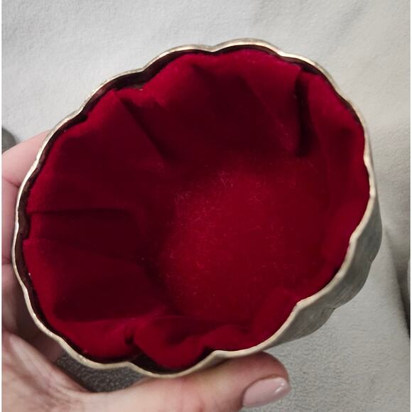 Vintage Metal Red Velvet Lined Lidded Vanity Jar Container Silver Etched - Picture 5 of 11